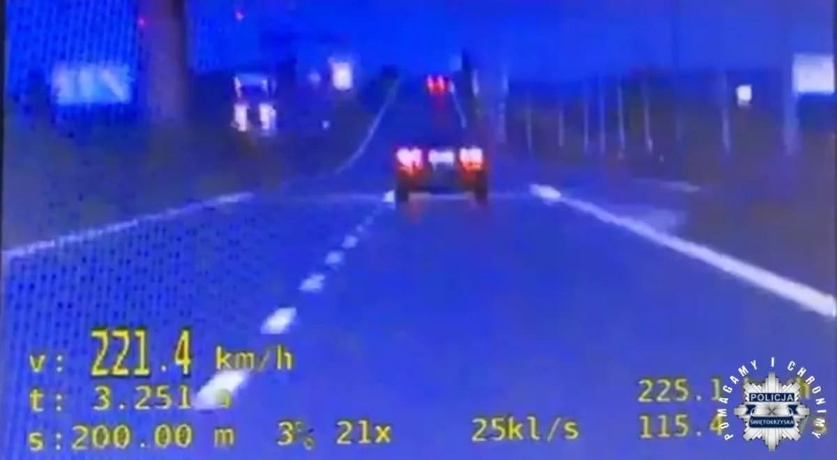 Jechał 221 km/h i "pośpieszał" nieoznakowany radiowóz. Słono za to zapłaci