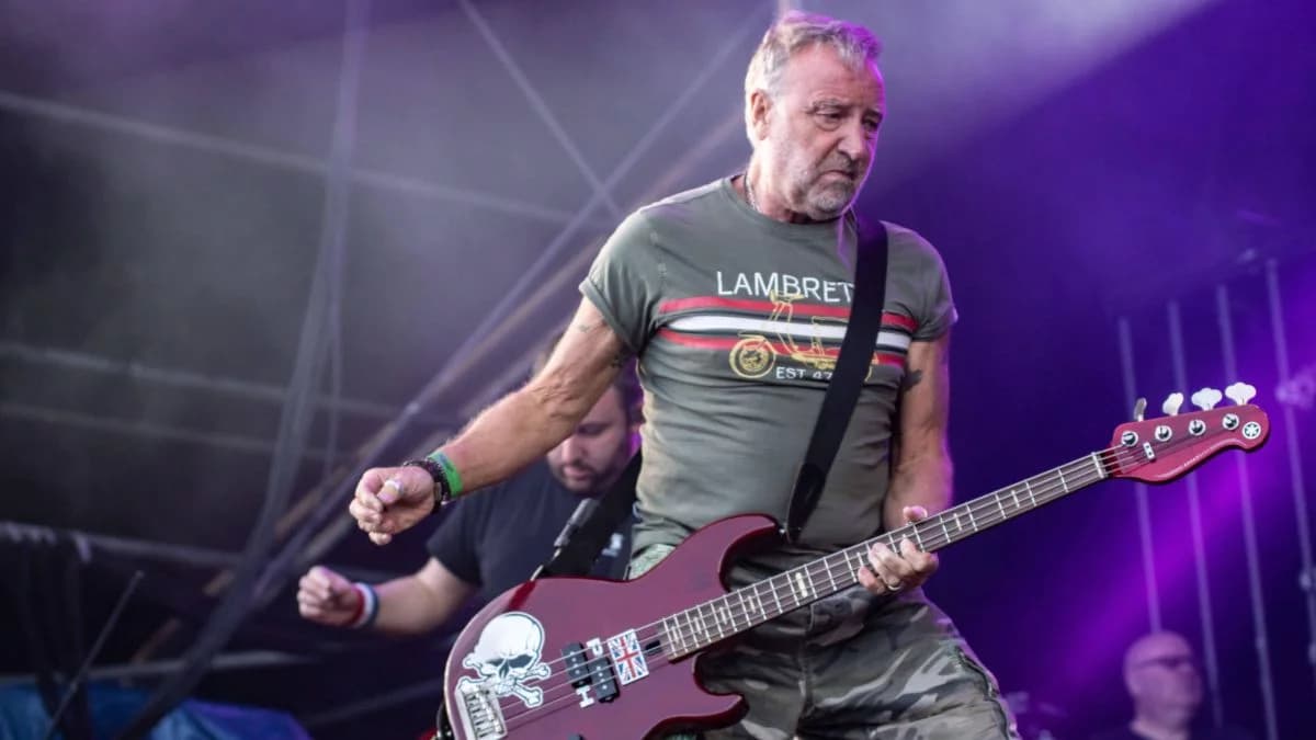 Peter Hook w "OFF Control": granie utworów z "Get Ready" to przyjemność