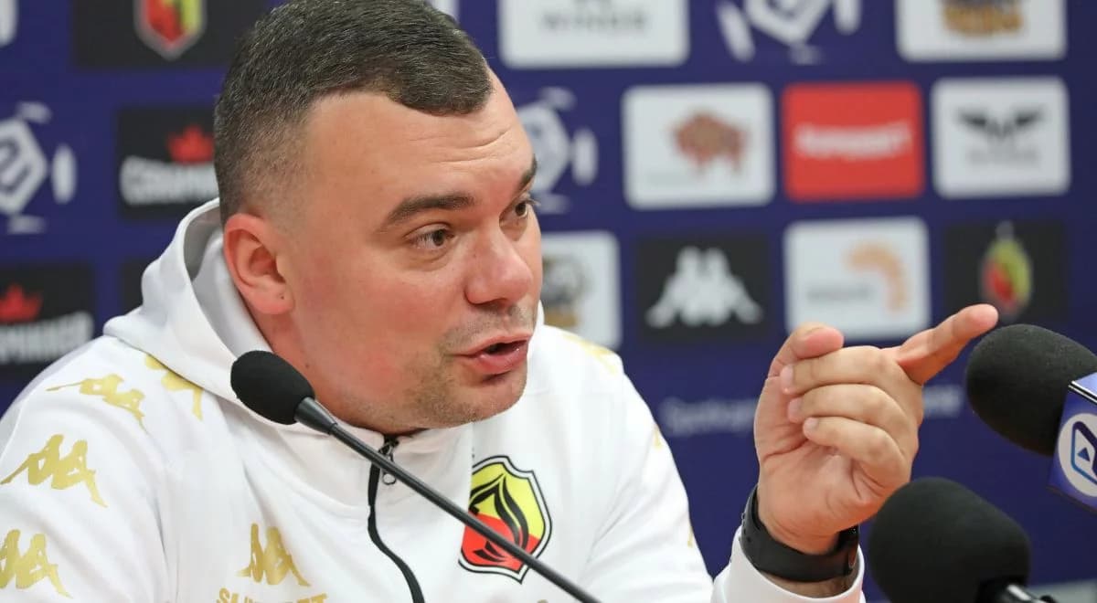 Szczególny zapis w kontrakcie Siemieńca. Trener Jagiellonii tłumaczy  