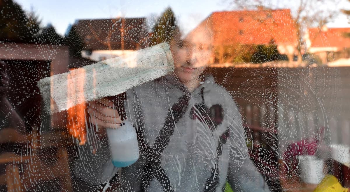 Mycie okien na Wielkanoc? Dawniej w Polsce bywało trudniej