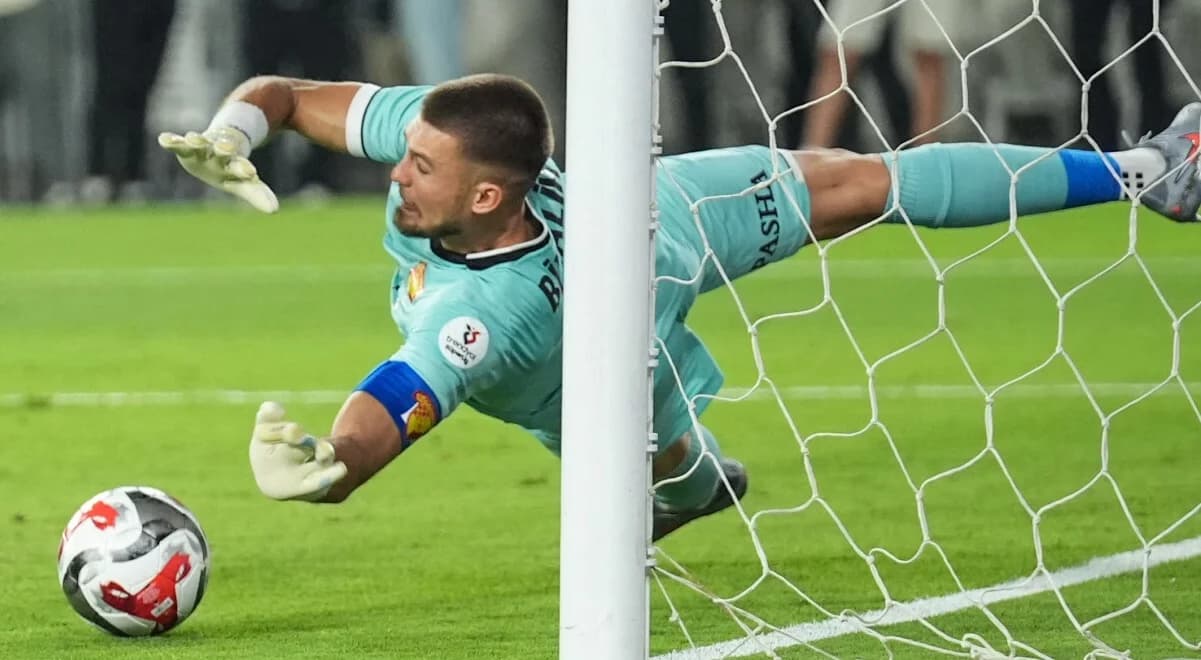 Polak najlepszym bramkarzem w Europie! Mateusz Lis przyćmił gwiazdy