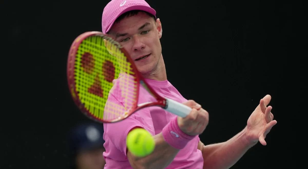 Obronił piłkę meczową, ale to za mało. Kamil Majchrzak za burtą Australian Open