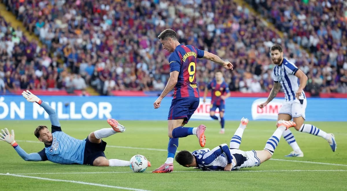 Robert Lewandowski trafia, Barca wygrywa! Zobacz gole z meczu Barcelona - Sociedad