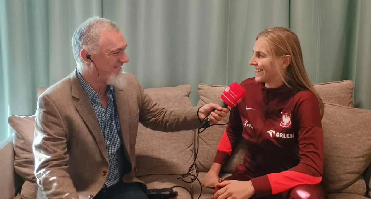 Z polskim akcentem przy kawie. Spotkanie z Oliwią Woś, piłkarką reprezentacji Polski