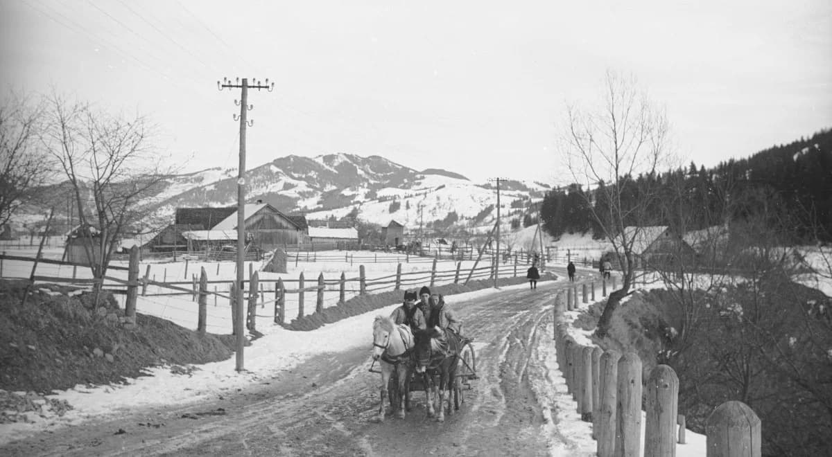 Opady deszczu i śniegu, temperatura około zera. Niewesoły początek wiosny sprzed wieku