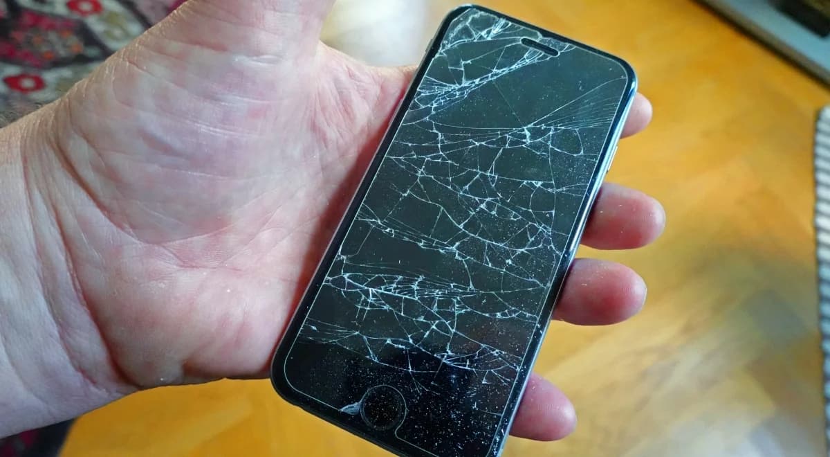 Odkupują stare telefony. Nawet te zepsute