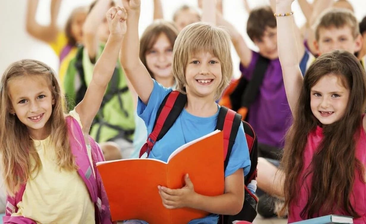 „Wypoczynek z językiem polskim” – nowy konkurs wspierający młodzież polonijną