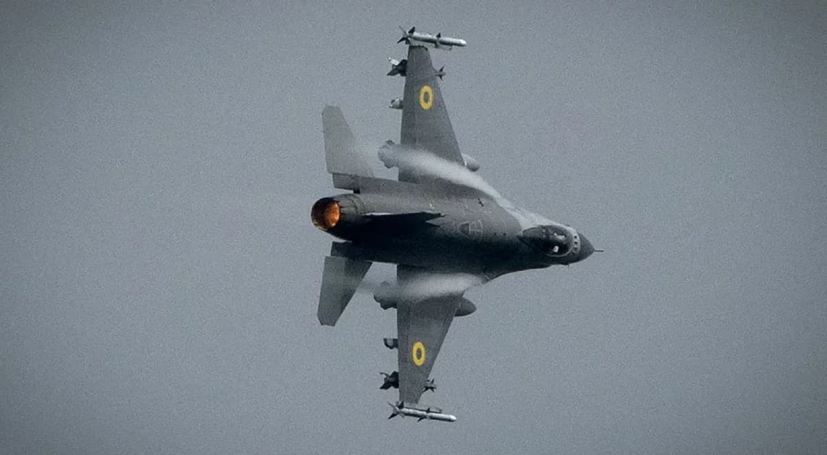 Rozbił się ukraiński F-16. Pilot zdołał się katapultować