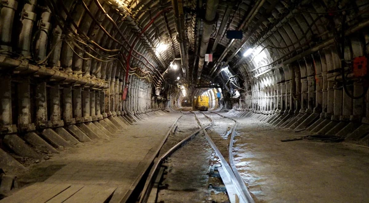 5 lat płatnego urlopu. 170 tys. zł odprawy. Rządowa propozycja dla górników