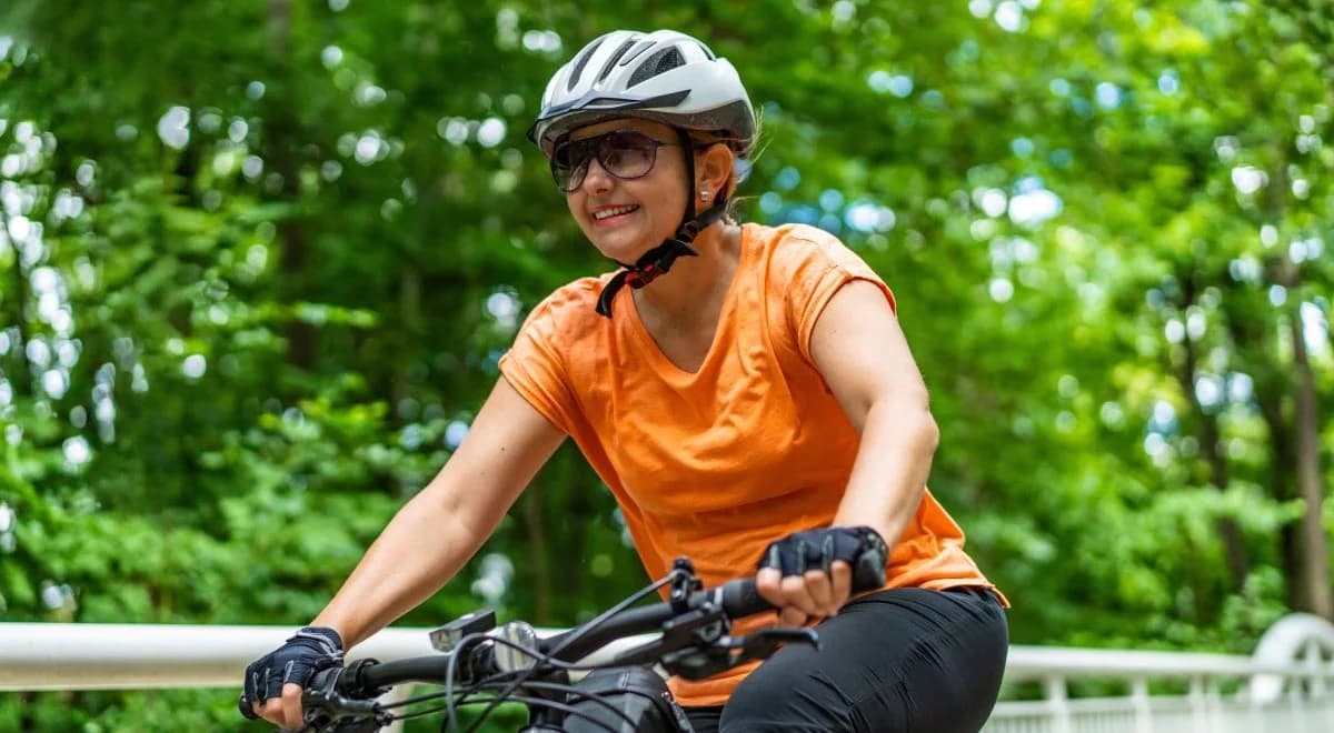 Kiedy wymienić kask rowerowy? W Trójce o bezpieczeństwie na rowerze