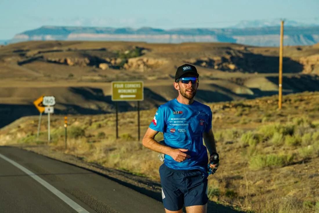 Niezwykły wyczyn Polaka. Tomasz Sobania przebiegł 50 maratonów w 49 dni w USA