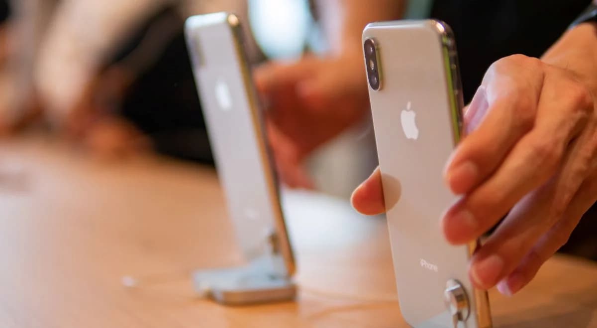 Chcą by iPhone łączył się z urządzeniami innych producentów. Przełomowa decyzja KE