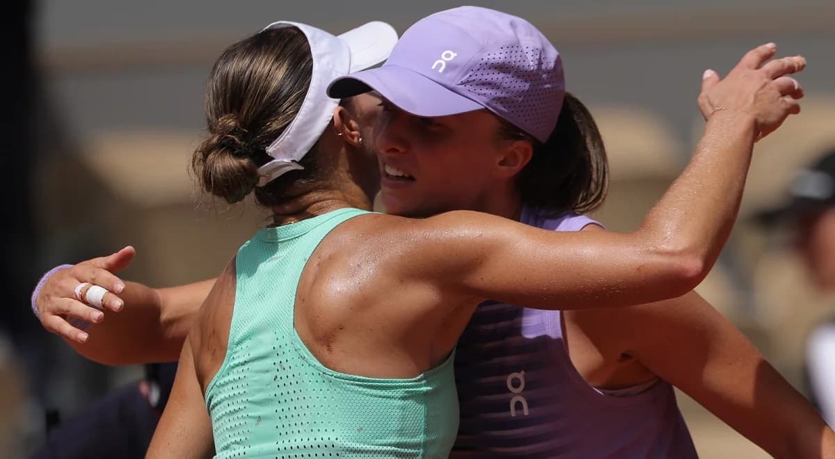 French Open: Świątek beats Linette in all-Polish clash in Paris