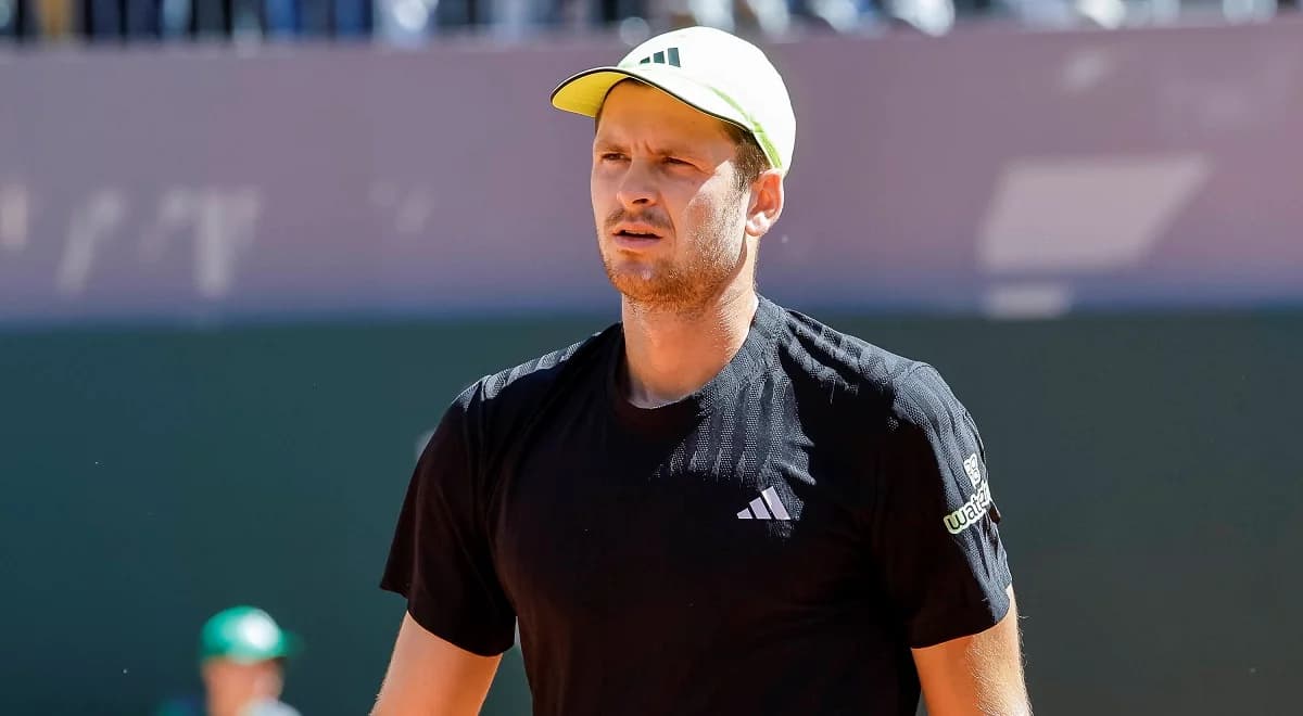 Hubert Hurkacz wycofał się z Wimbledonu. Polak przegrał z kontuzją