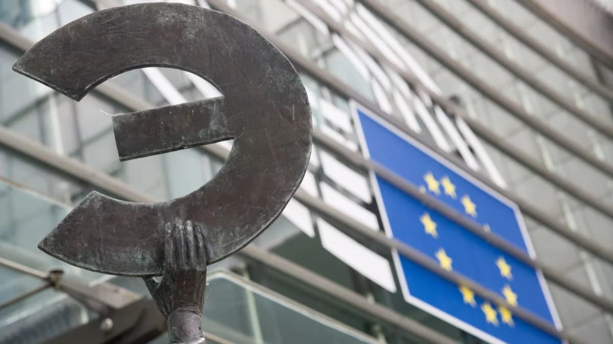 “UE sięgnie po pieniądze Polaków z kont w bankach”? Program już w Polsce