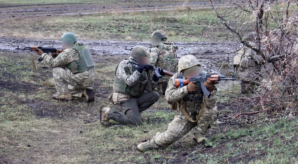Dach płonął, leciały granaty, wdzierali się do piwnicy. Cztery dni szturmów odparte