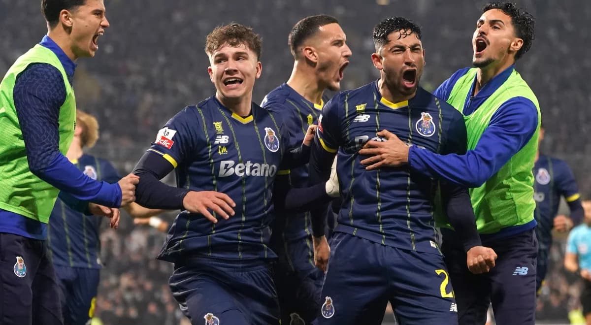 Polish teenage football prodigy debuts with a bang for FC Porto