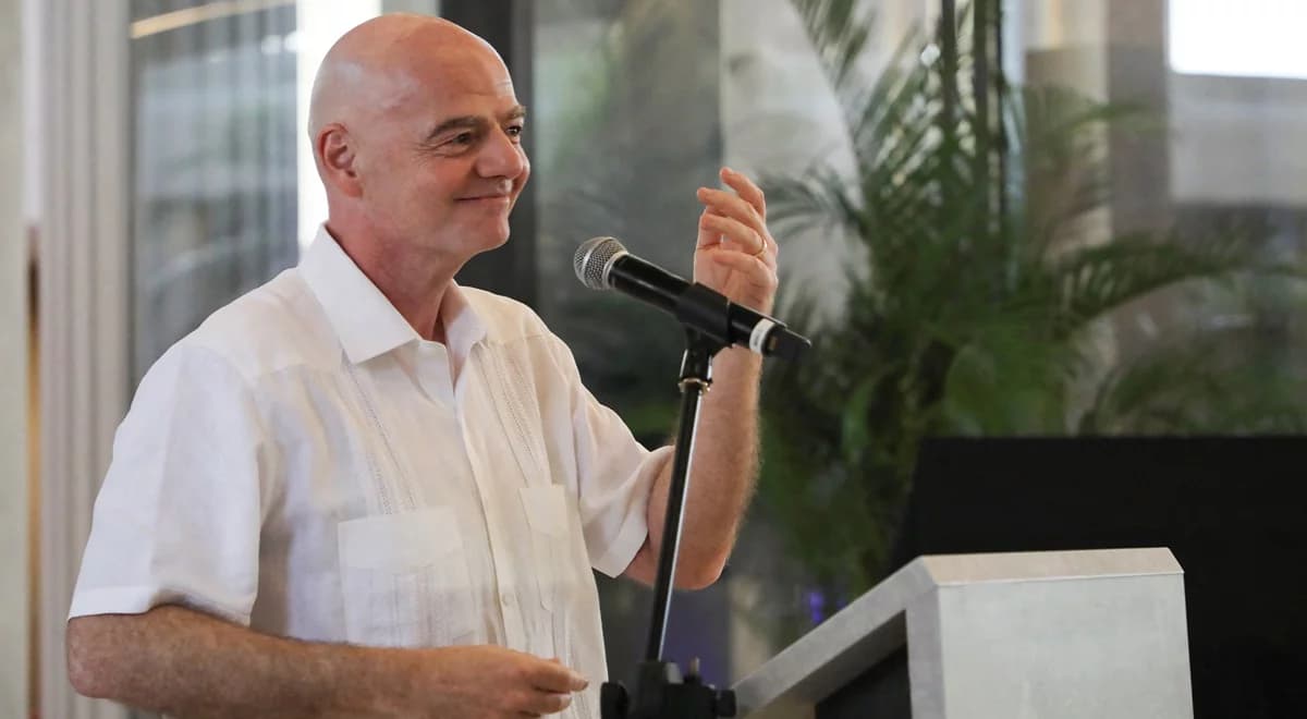 Meksyk stoi w ogniu, a Infantino już czeka na mundial. "To będzie święto"