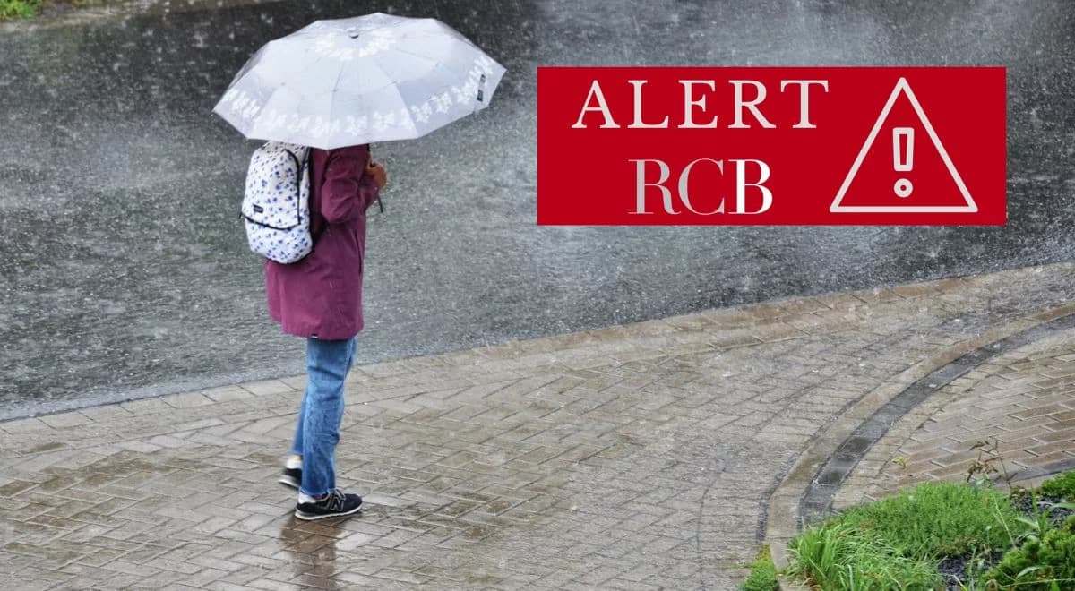 Burze, deszcz i wiatr. Alert RCB na południu Polski. "Unikaj otwartych przestrzeni"