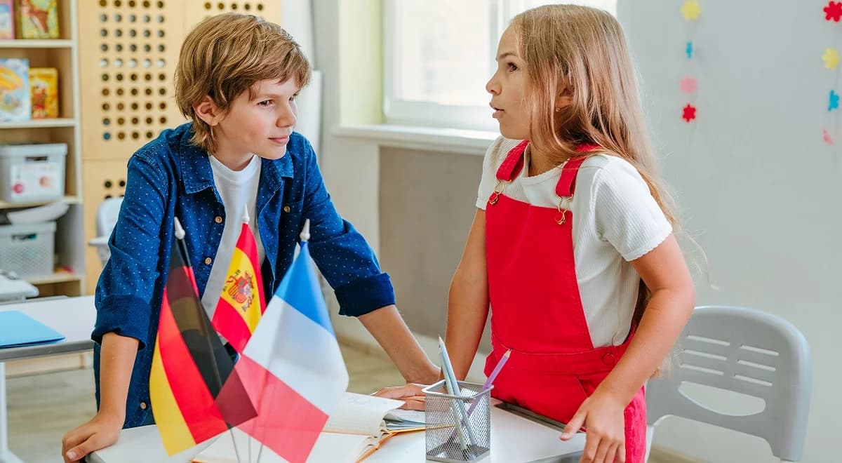 Dwujęzyczne dziecko na emigracji. Fakty, mity i wyzwania wychowania w dwóch językach