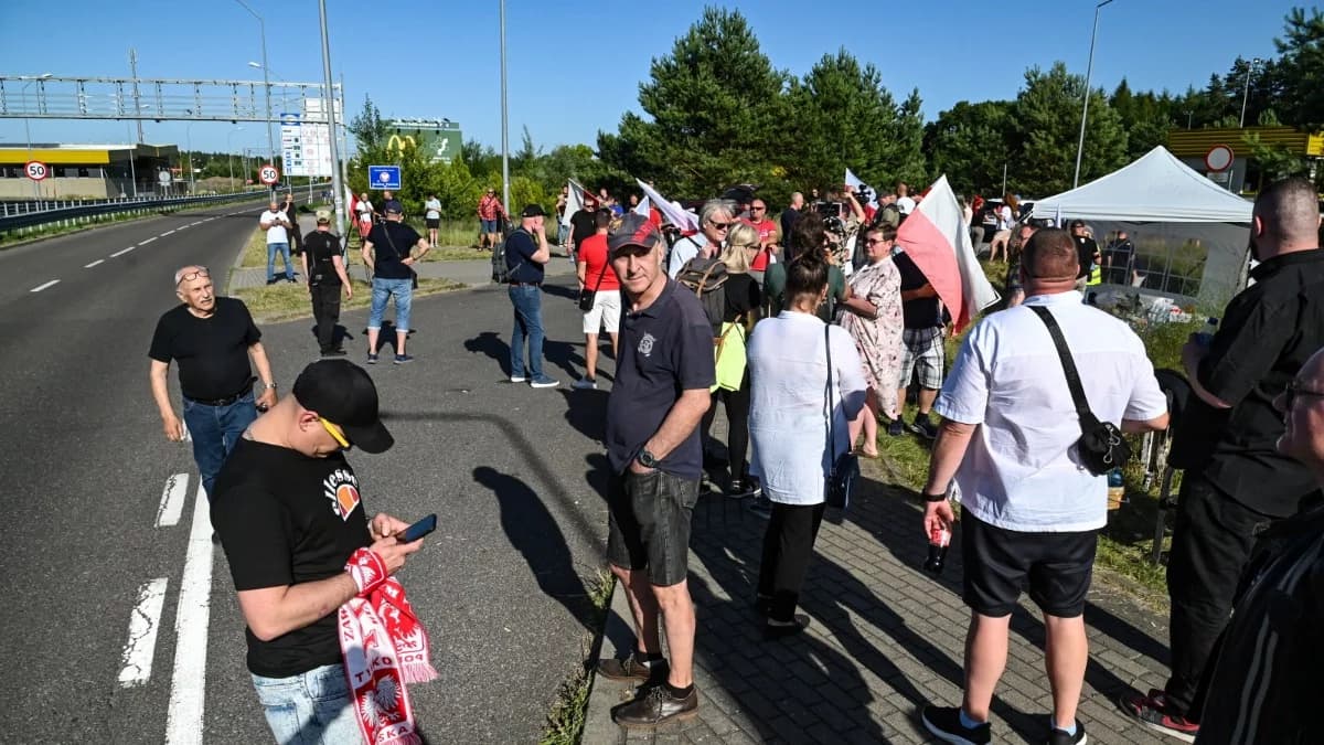 "Straż obywatelska" na granicy. Sawicki: za chwilę zaczną się samosądy