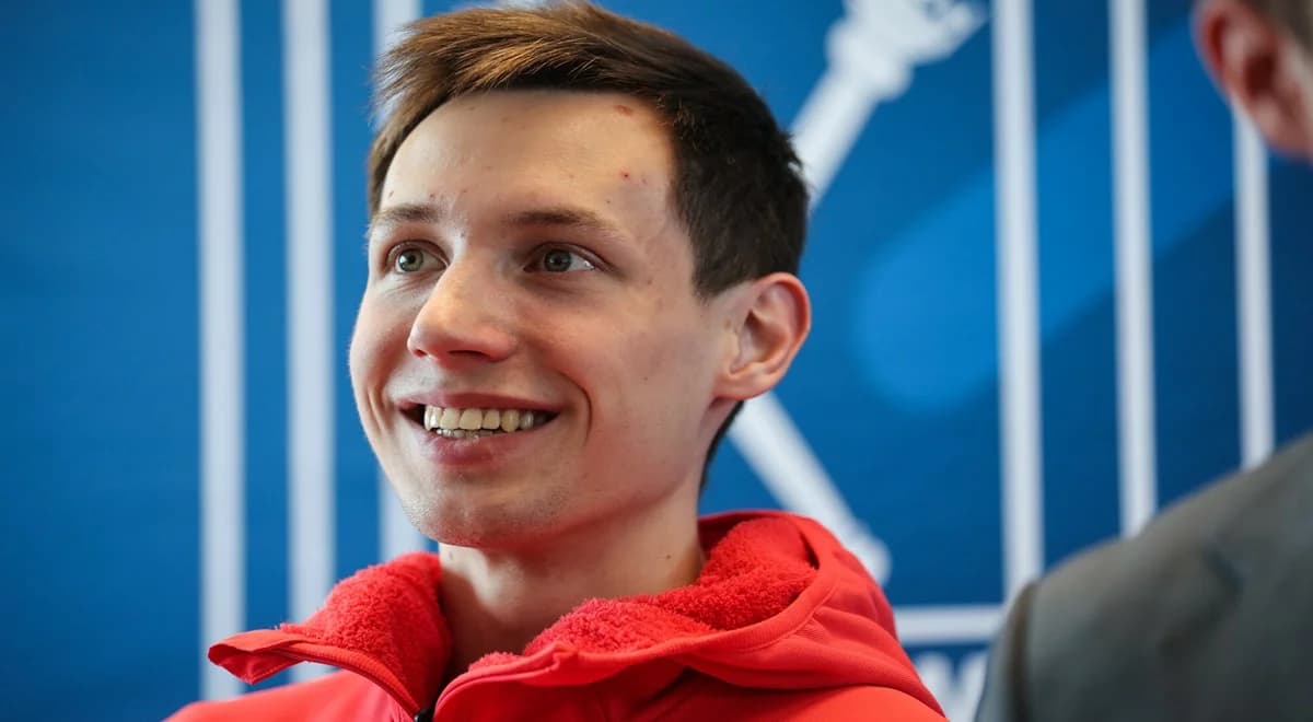 Kacper Tomasiak dostał nietypową propozycję. Zamieszka w akademiku? 