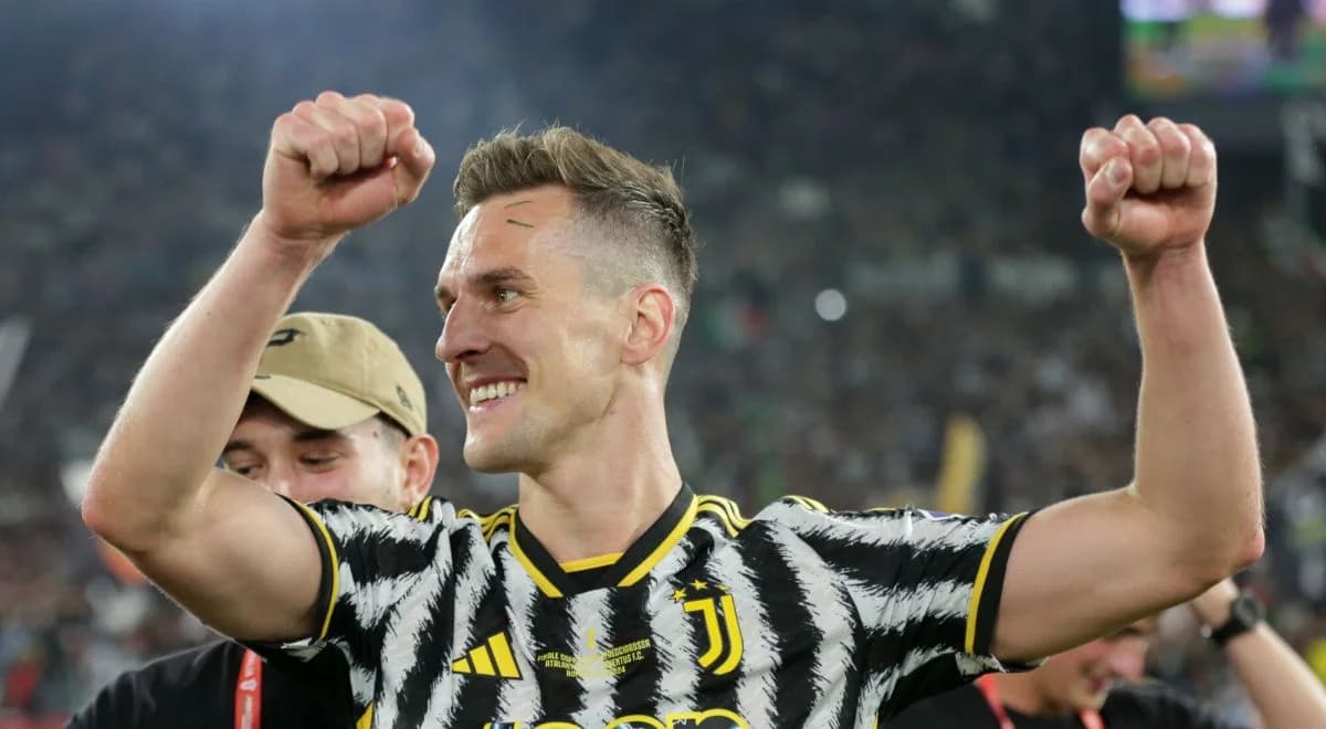 Szczęśliwa końcówka kwietnia dla Milika. Juventus ogłasza