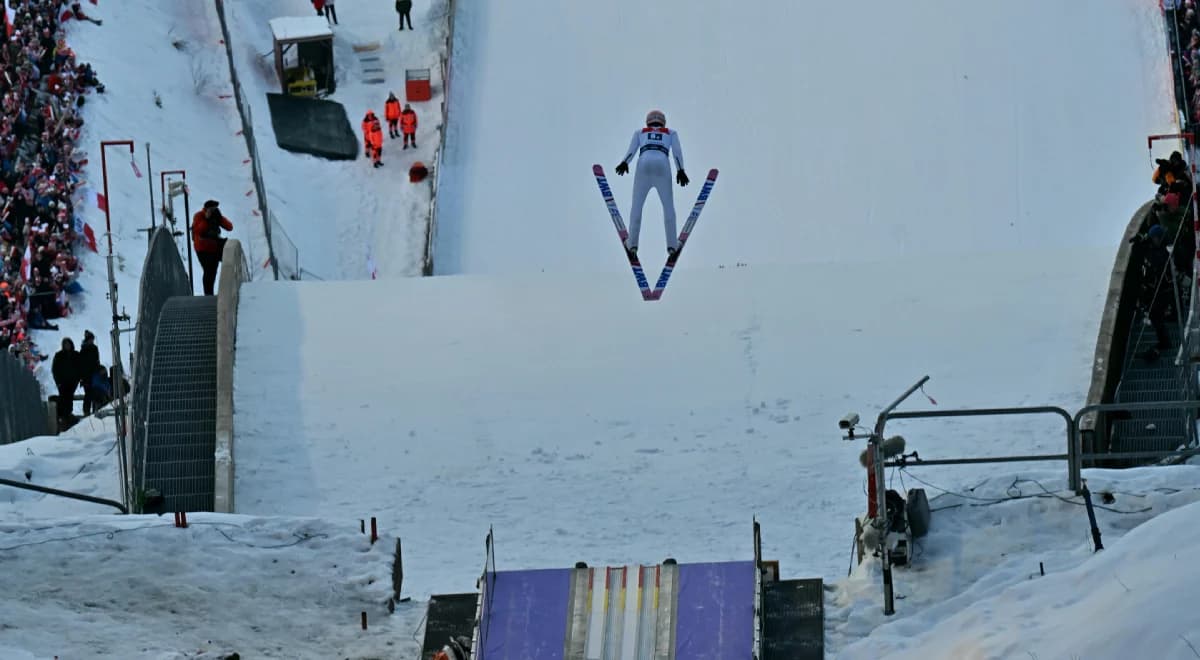 Klasyfikacja generalna PŚ w skokach 2025/26: miejsca Polaków na bieżąco