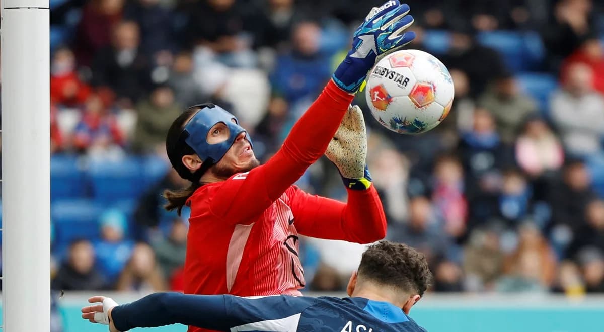 Kto stanie w bramce na mecz z Albanią? To największy dylemat Urbana