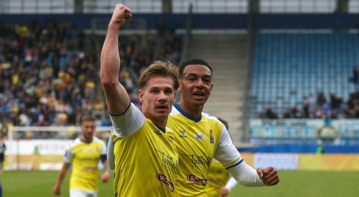 Sensacja! Media: angielski gigant negocjuje transfer Polaka