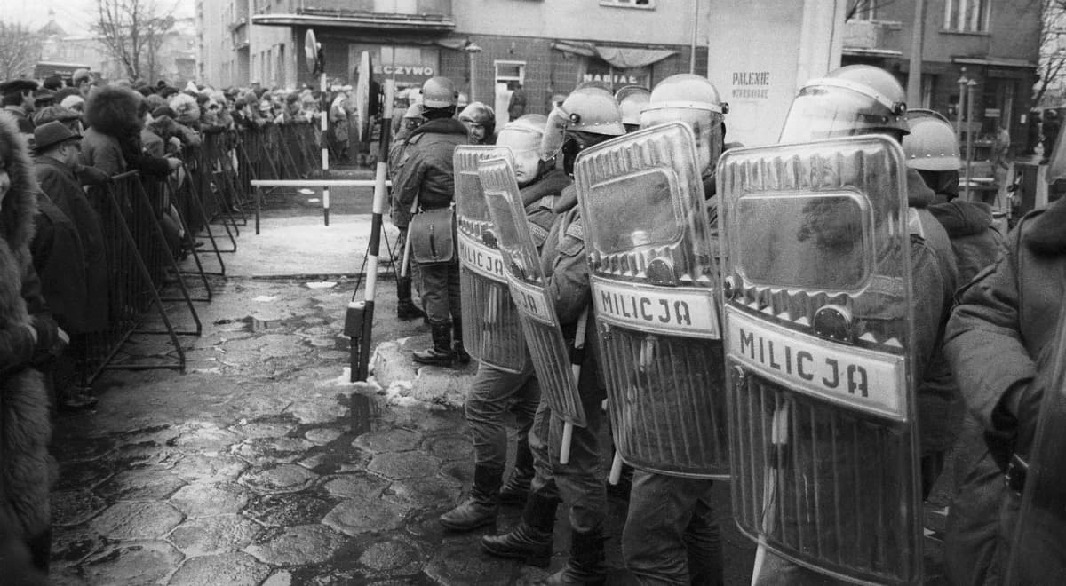 Pacyfikacja strajku w Wyższej Oficerskiej Szkole Pożarniczej. Preludium stanu wojennego