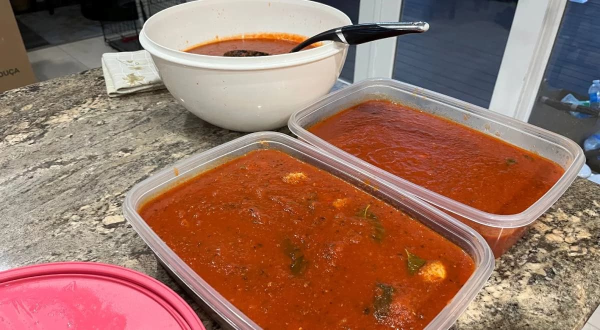 Jedzenia nie trzeba wyrzucać. Można je zamrozić albo przerobić na ciekawsze dania