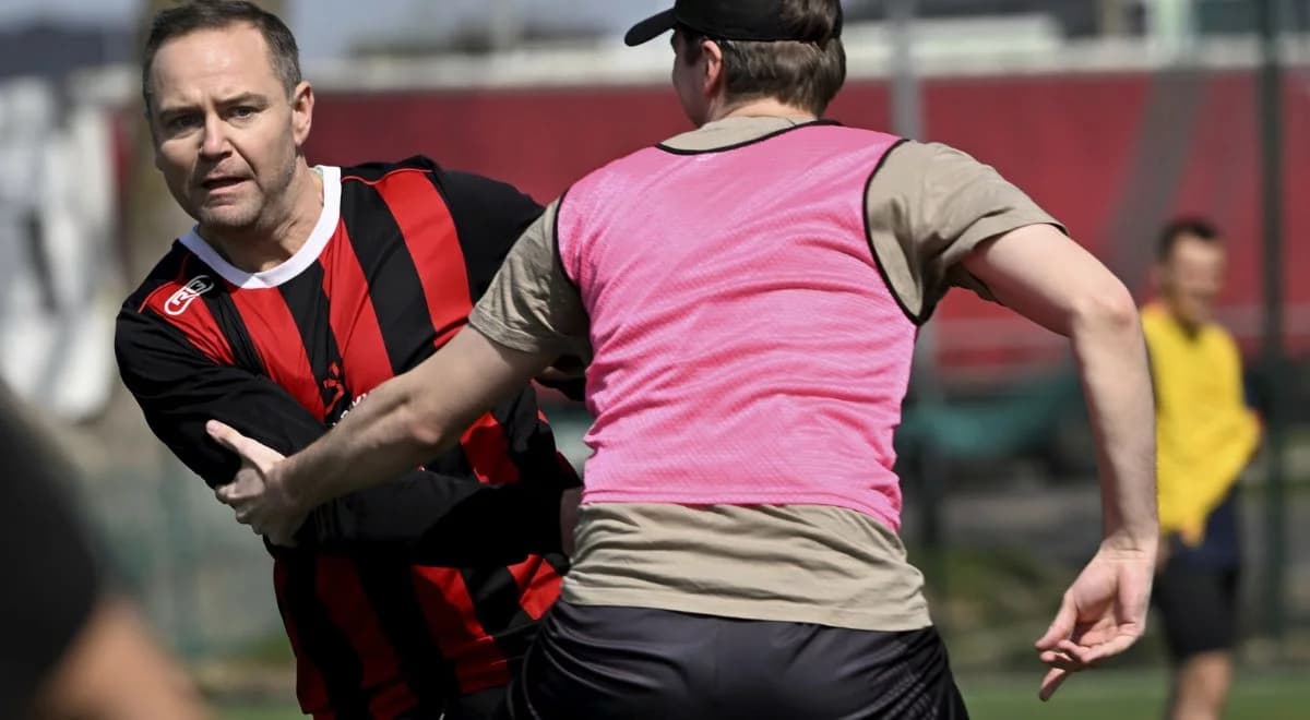 Koniec z donosami na dzieci grające w piłkę. Nawrocki podpisał ustawę