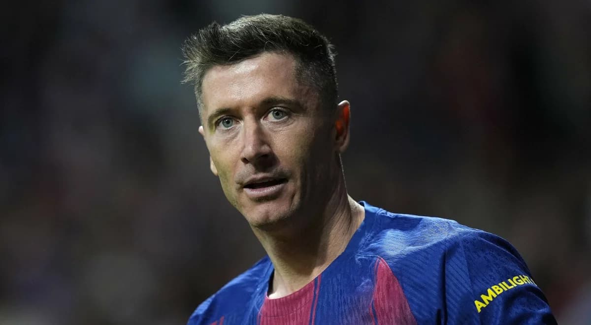 Hiszpanie umieścili Lewandowskiego na okładce. Tak o nim piszą