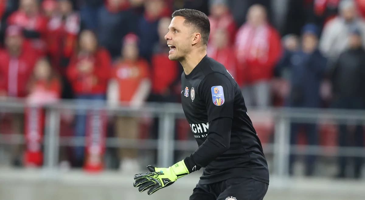 Dogrywka w meczu Widzew - Zagłębie. Koszmarny błąd Gikiewicza przesądził o awansie