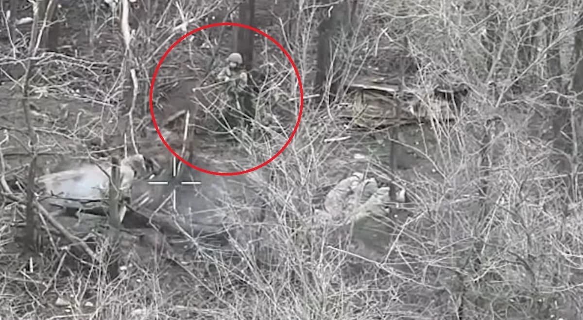 Po kolei wychodzili z ziemianki. Dwóch Ukraińców pojmało ośmiu Rosjan