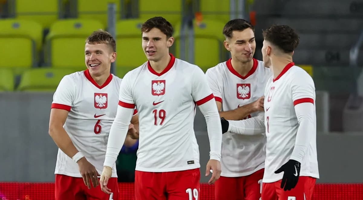 Młodzi Polacy wciąż niepokonani. Piłkarze Brzęczka coraz bliżej wyjazdu na Euro