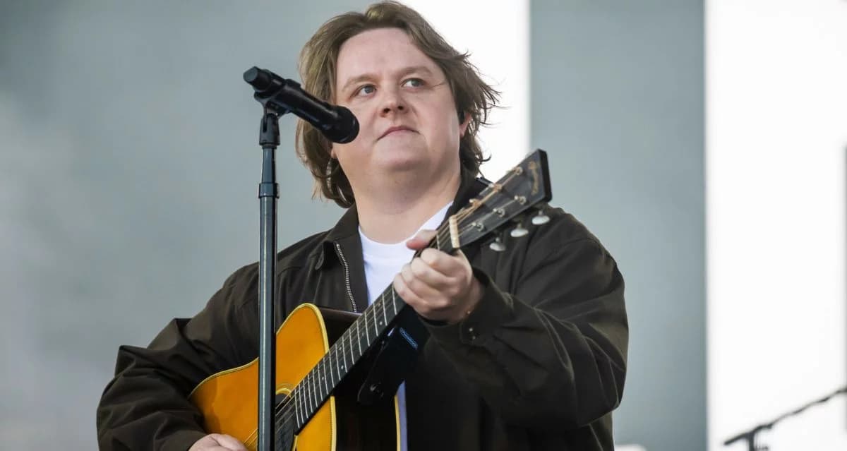 Lewis Capaldi wraca z nowościami. Na początek artysta zapowiedział EP-kę