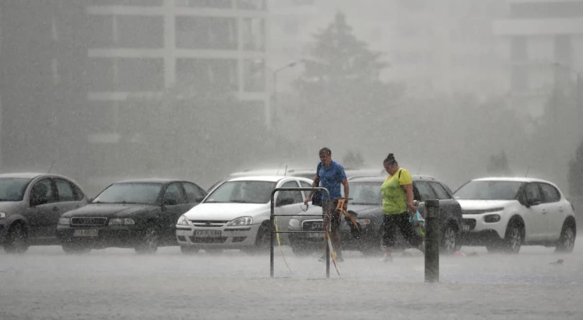 Burze i krupa śnieżna nad Polską. Meteorolodzy: to będzie nagłe uderzenie