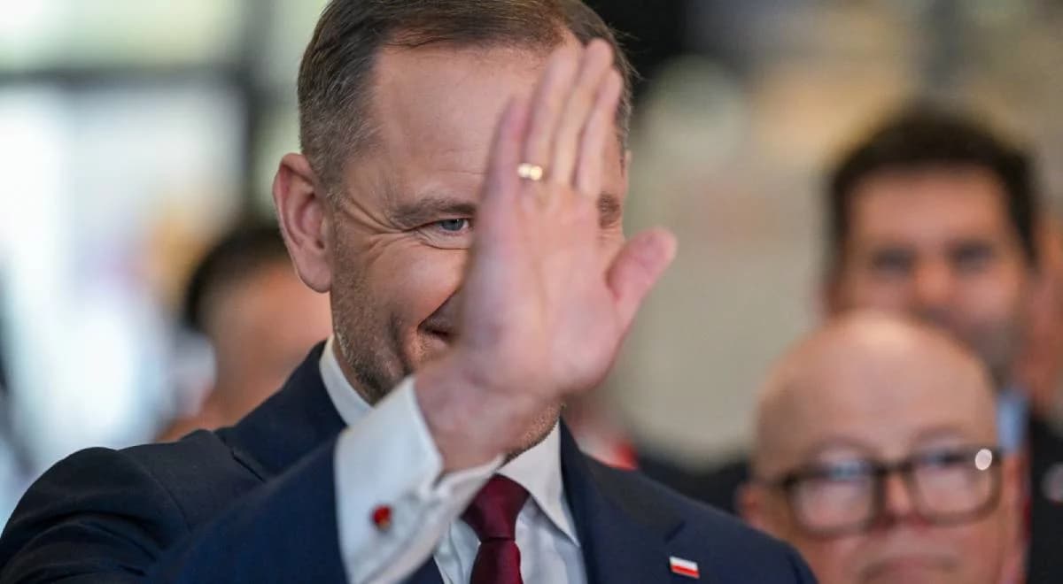"Totalna lipa". Szczerba o certyfikacie bezpieczeństwa Nawrockiego