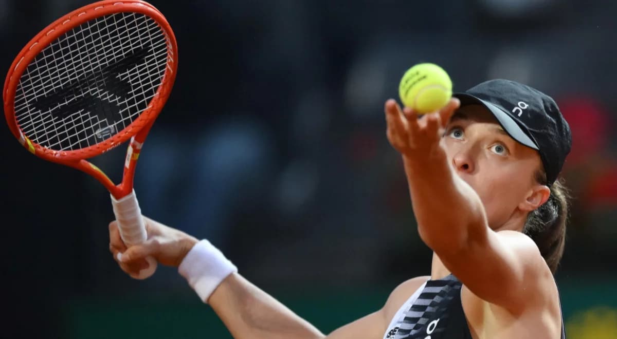 Tennis: Świątek eases past Osaka to reach Rome quarter-finals