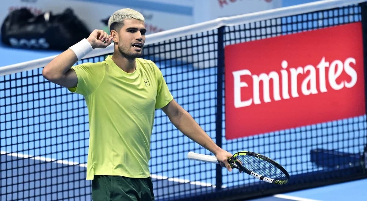 Carlos Alcaraz wygrywa w ATP Finals. Hiszpan o krok od awansu do półfinału