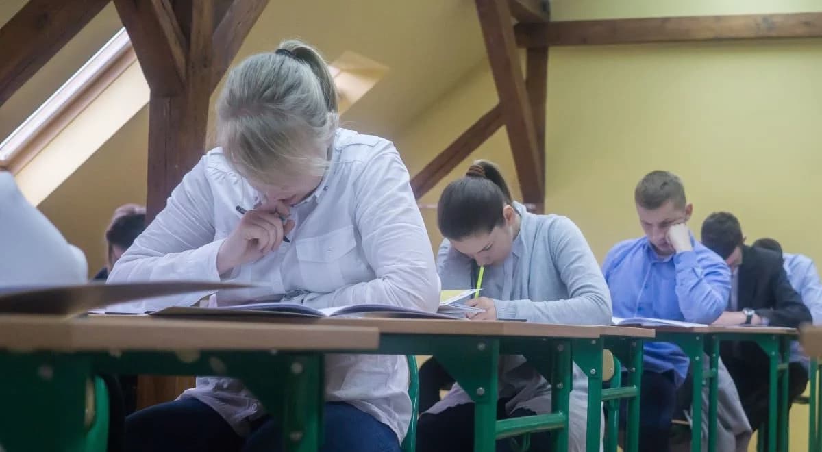 Czy uczniowie z dysleksją powinni mieć wydłużony czas na egzaminach?