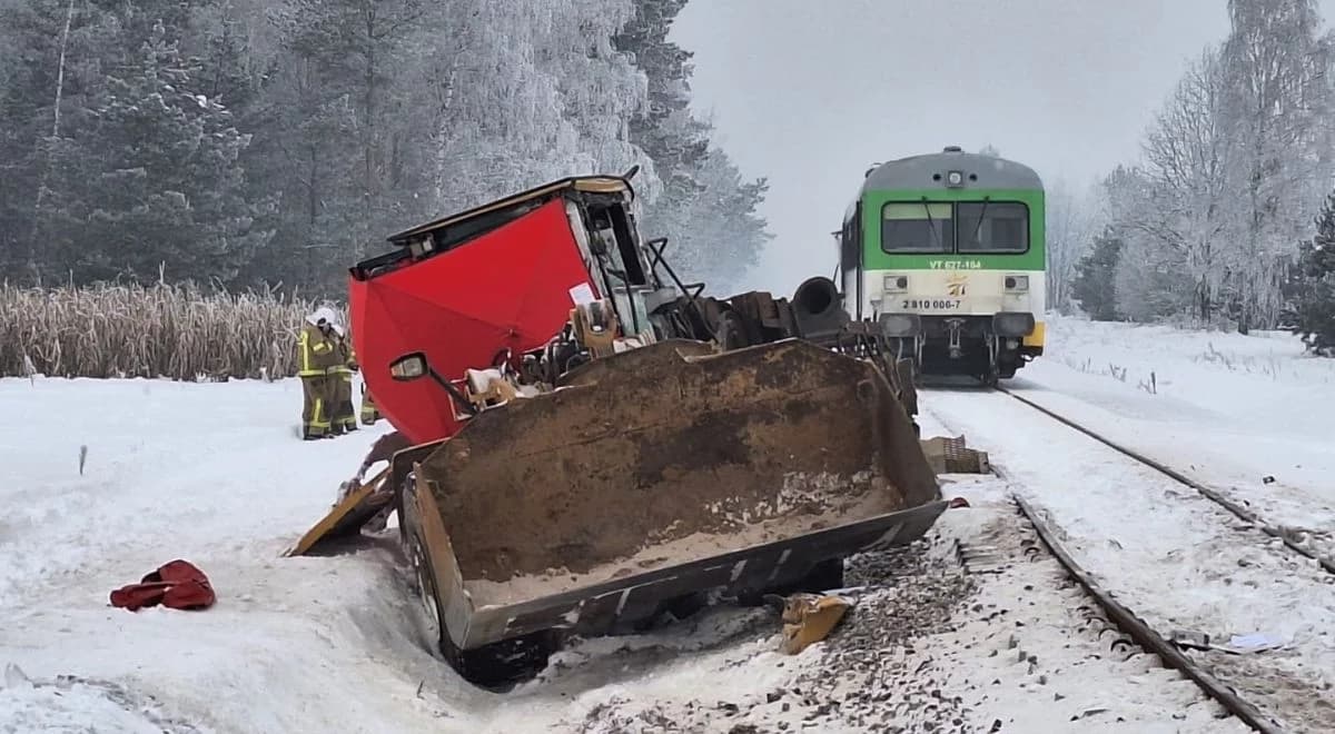 Krępica. Szynobus zderzył się z koparką. Jedna osoba nie żyje, są ranni