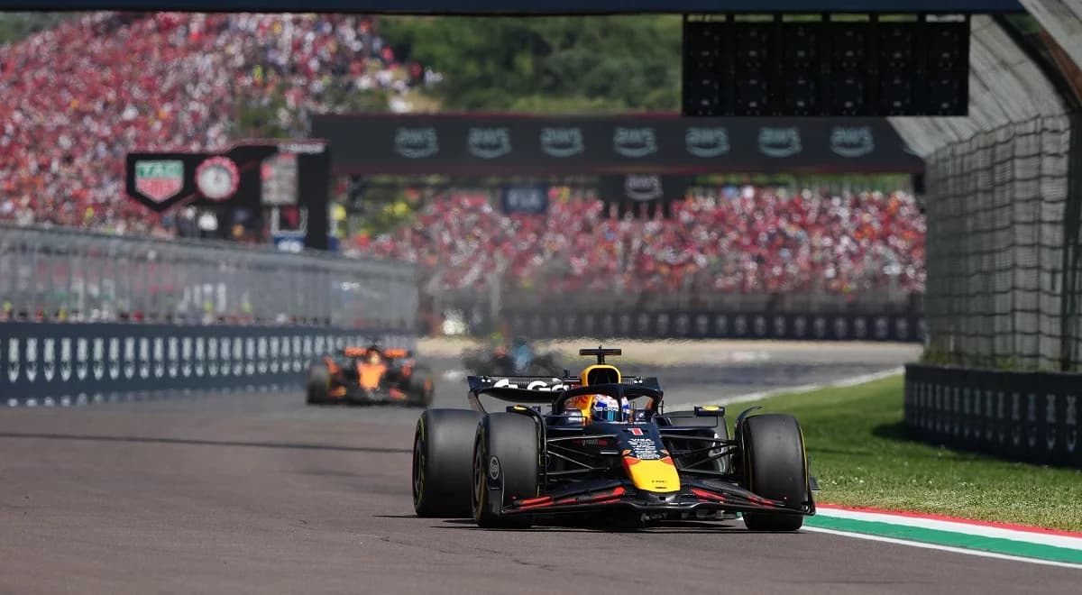 Max Verstappen wygrywa na Imoli! McLaren w pokonanym polu