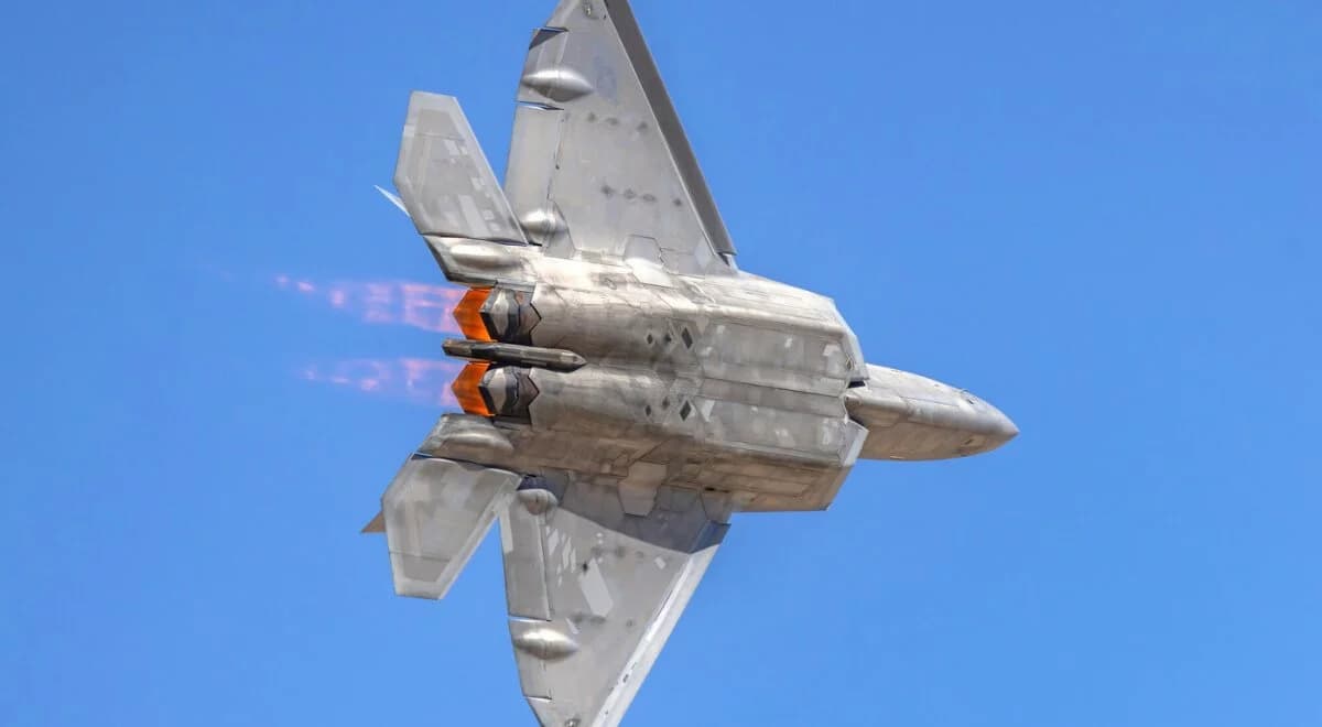 F-22 Raptor 2.0 zmiażdży wroga. USA testują śmiercionośną broń na pustyni