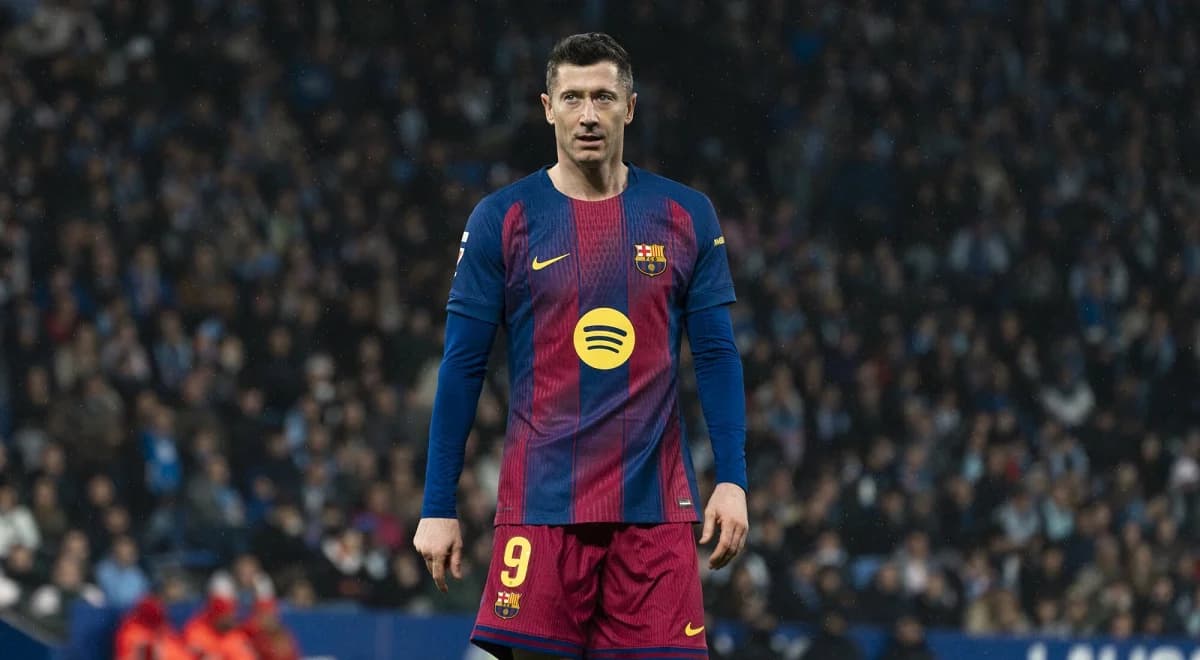 Robert Lewandowski odrzucił ofertę kontraktu. Czeka na ruch Barcelony
