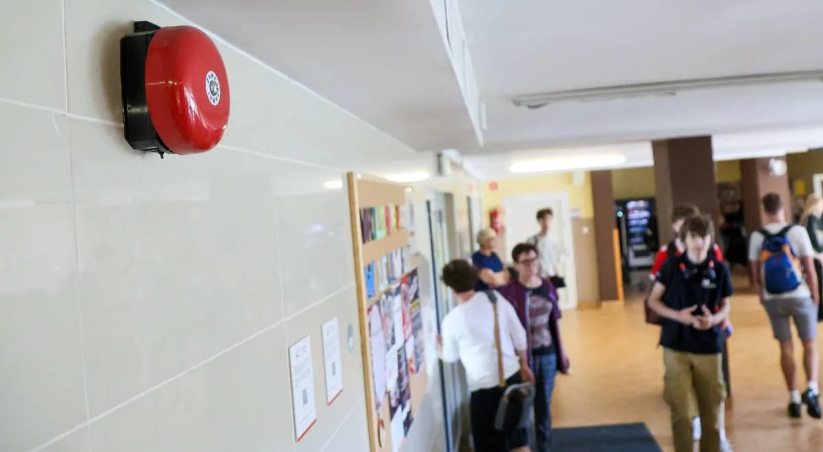 Edukacja obywatelska w szkołach od 1 września. MEN ogłosi szczegóły