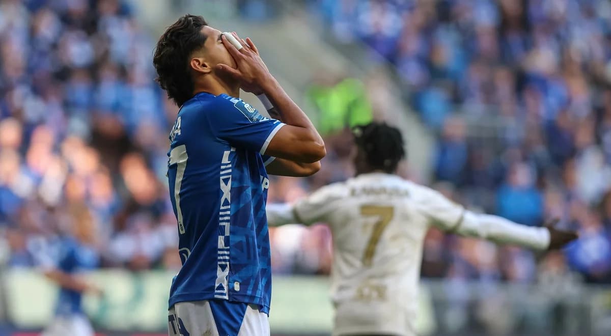 Lech Poznań ukarany za mecz na Gibraltarze. Podwójna kompromitacja