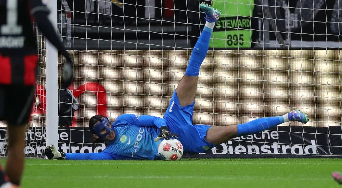 Kamil Grabara obronił rzut karny! Polak pokazał klasę w meczu z Unionem